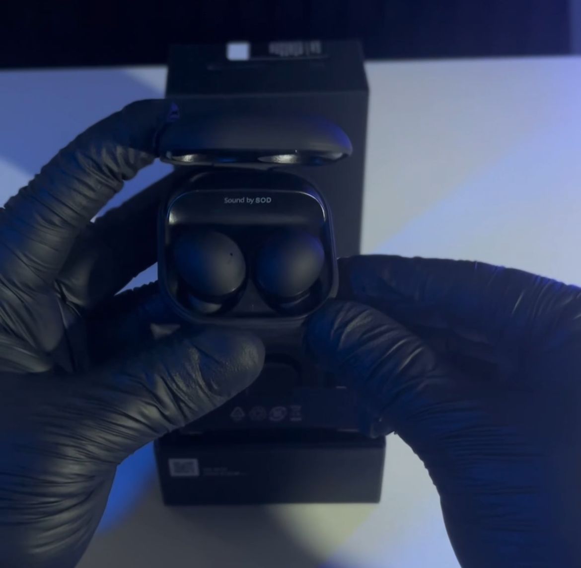 Series 8 Ultra + Samsung Galaxy Buds2 Pro